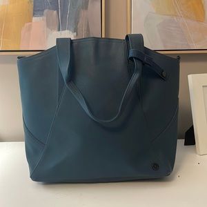 Lululemon gym bag